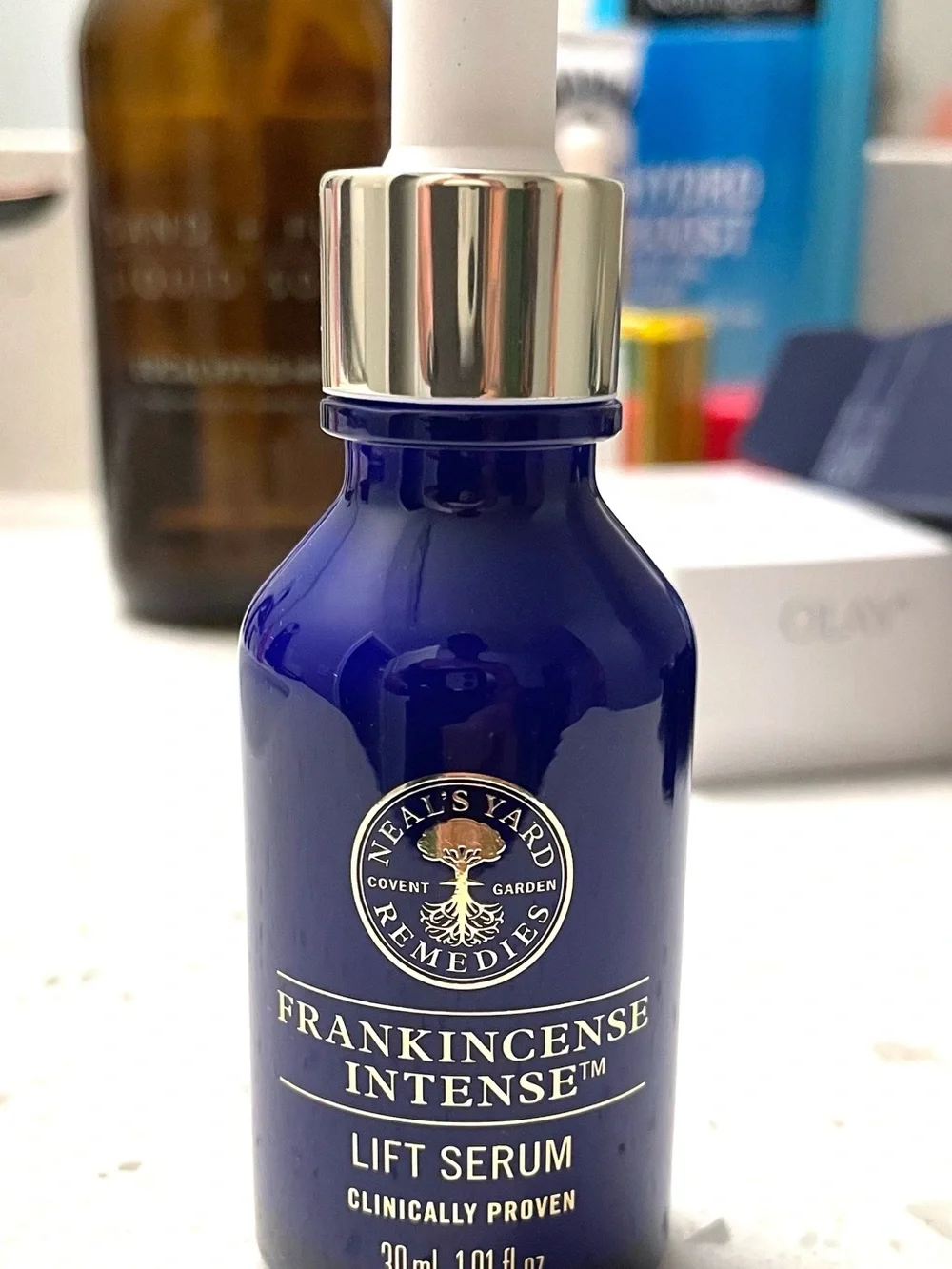 NEAL’S YARD REMEDIES. CLINICALLY PROVEN LIFTING & RECONTOURING  SERUM. BRAND NEW